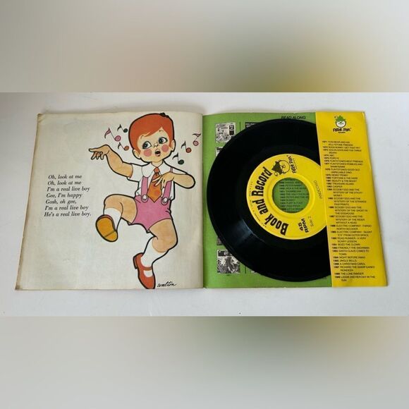 Pinocchio 7' Vinyl Record Book, Peter Pan Records-1946 Children's Story, 1971 - Picture 3 of 4
